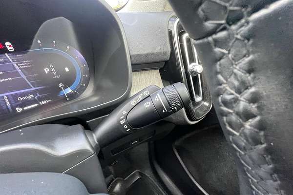 2022 Volvo XC40 Ultimate B4 Bright