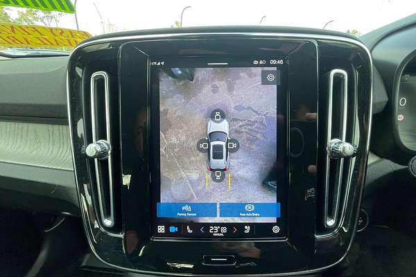 2022 Volvo XC40 Ultimate B4 Bright