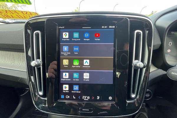 2022 Volvo XC40 Ultimate B4 Bright