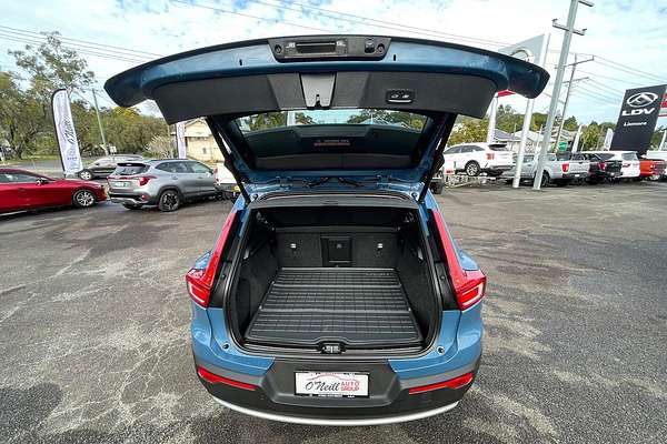 2022 Volvo XC40 Ultimate B4 Bright