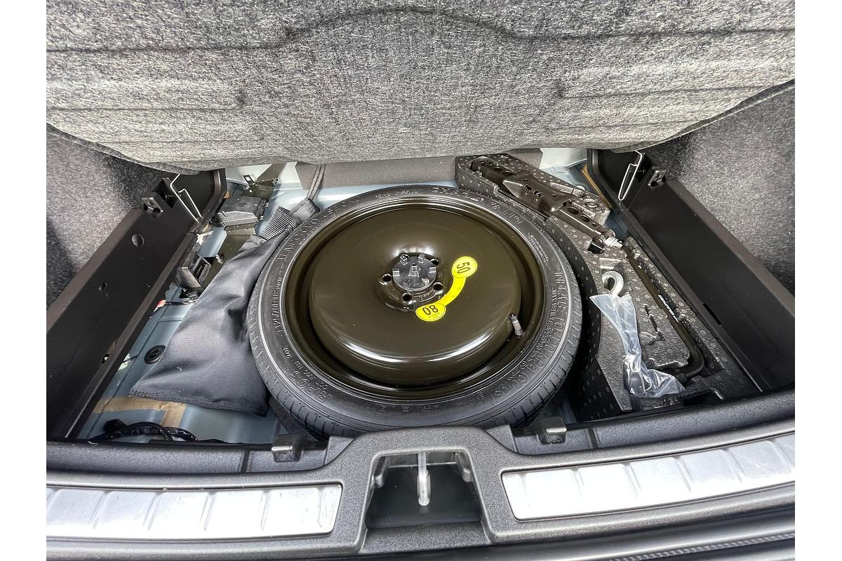 2022 Volvo XC40 Ultimate B4 Bright