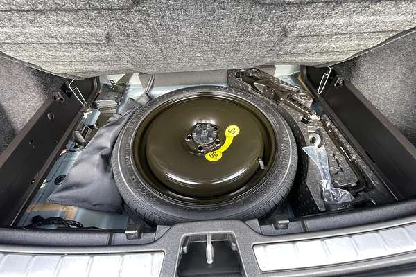 2022 Volvo XC40 Ultimate B4 Bright