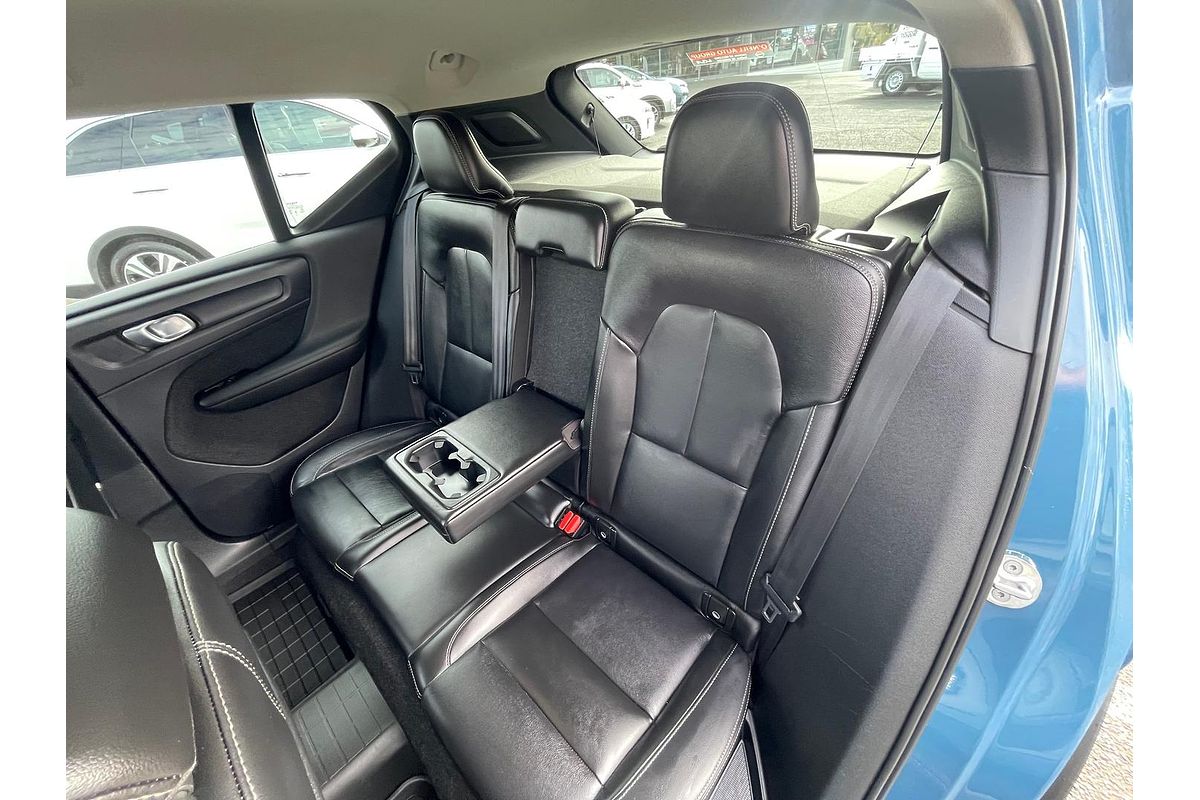 2022 Volvo XC40 Ultimate B4 Bright