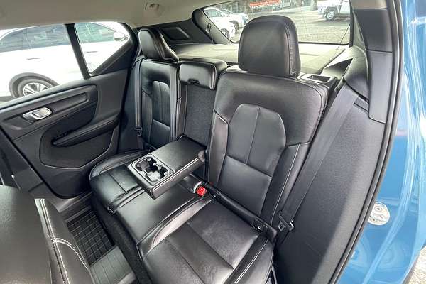 2022 Volvo XC40 Ultimate B4 Bright