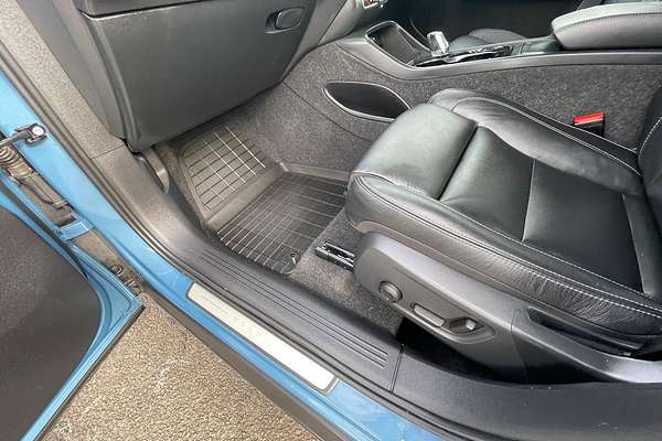 2022 Volvo XC40 Ultimate B4 Bright