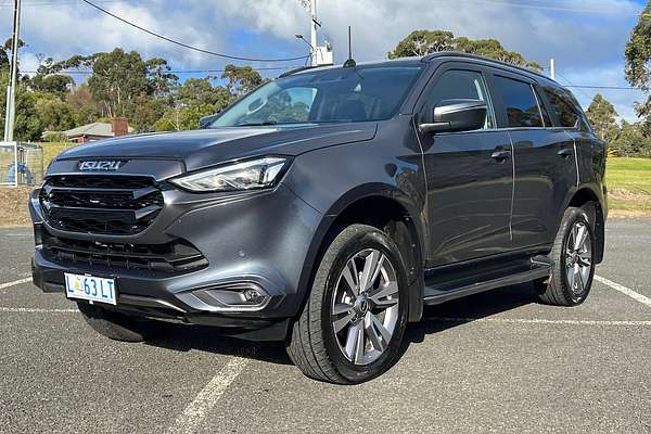 2023 Isuzu MU-X LS-T