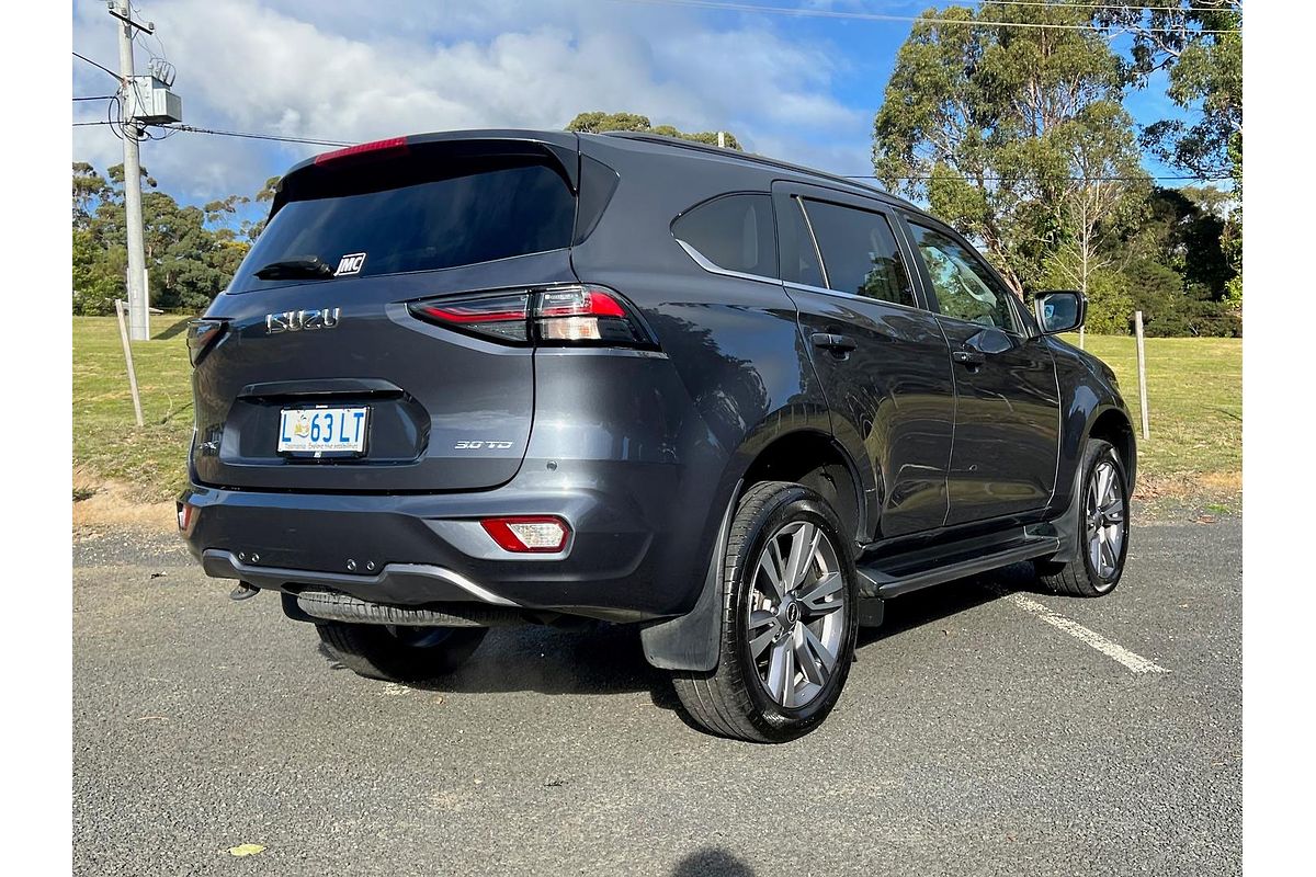 2023 Isuzu MU-X LS-T