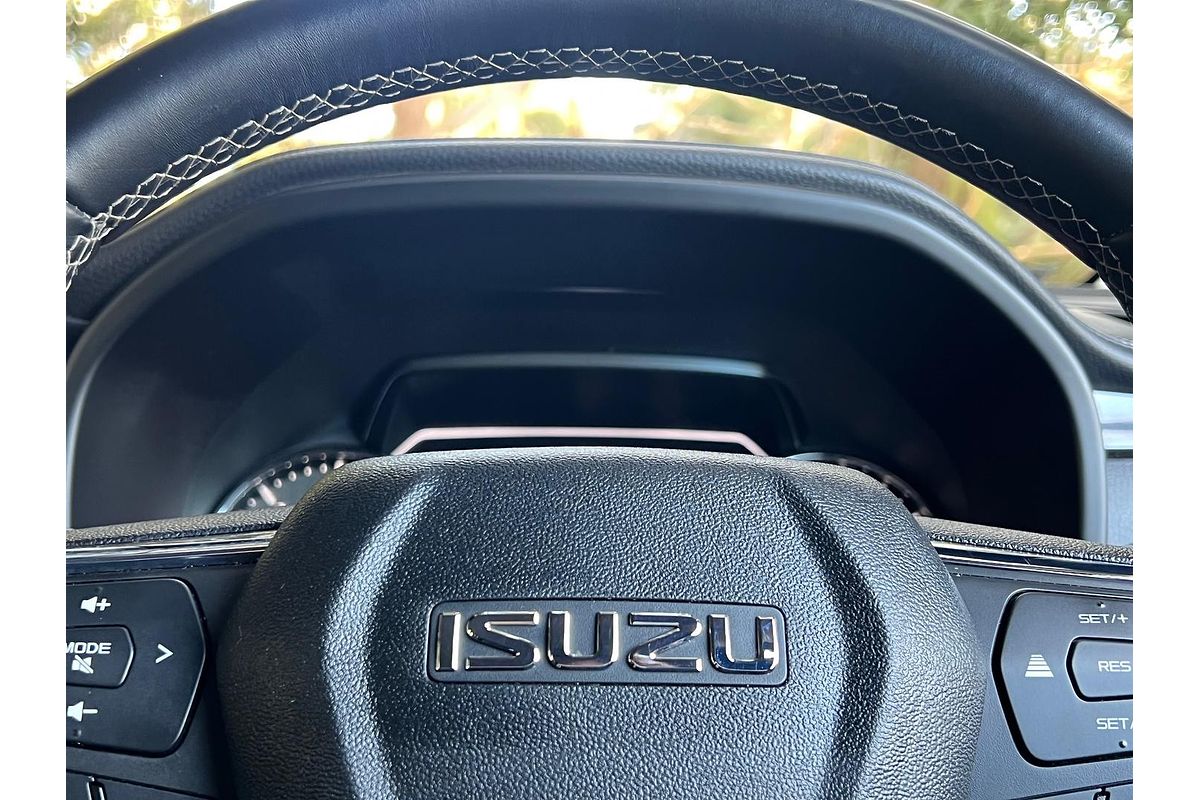 2023 Isuzu MU-X LS-T