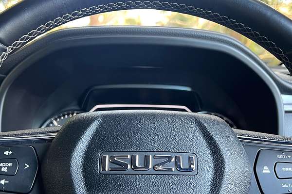 2023 Isuzu MU-X LS-T
