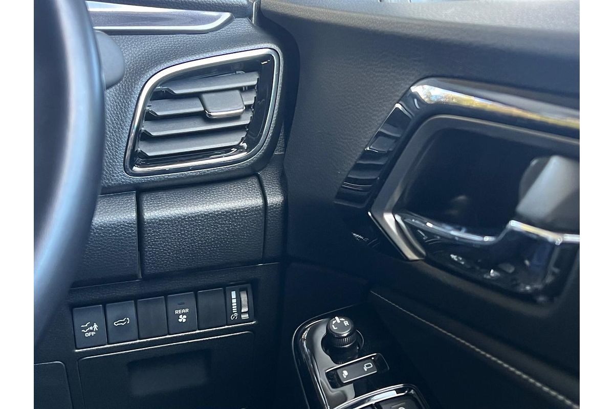 2023 Isuzu MU-X LS-T