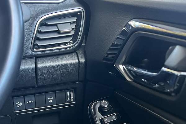 2023 Isuzu MU-X LS-T