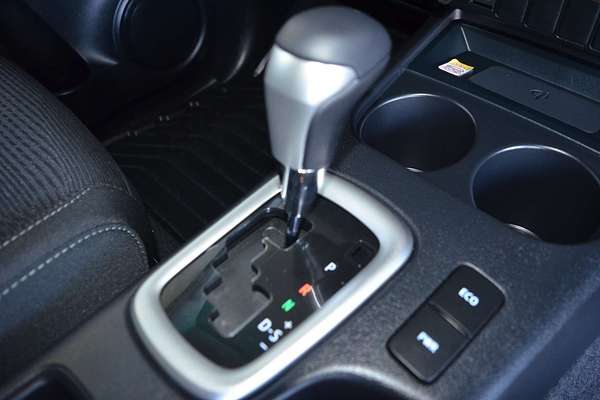 2024 Toyota Hilux SR5 GUN126R 4X4