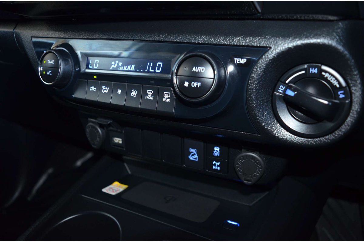 2024 Toyota Hilux SR5 GUN126R 4X4