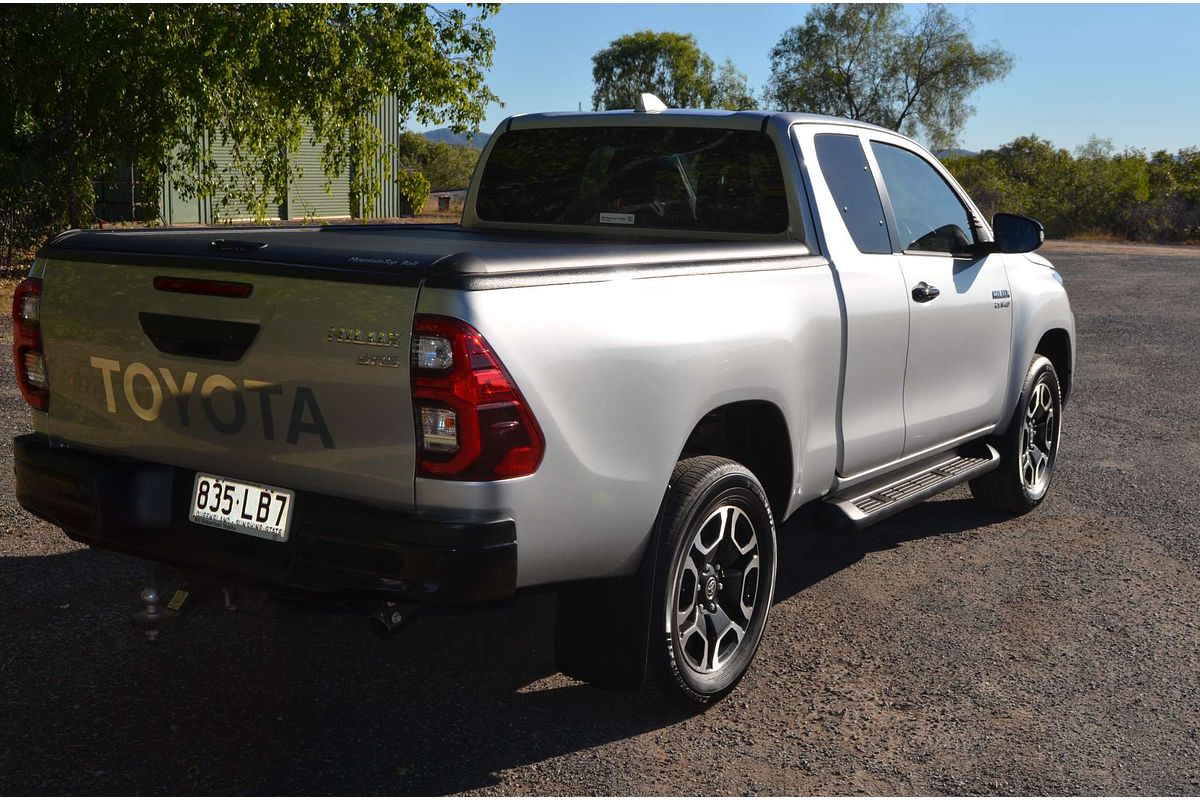 2024 Toyota Hilux SR5 GUN126R 4X4