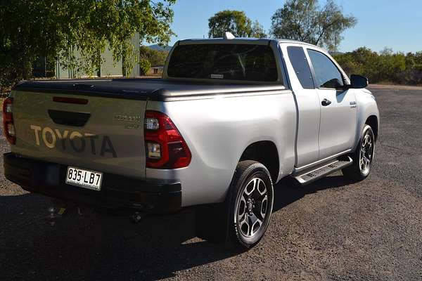2024 Toyota Hilux SR5 GUN126R 4X4