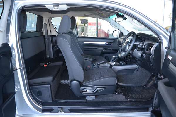 2024 Toyota Hilux SR5 GUN126R 4X4