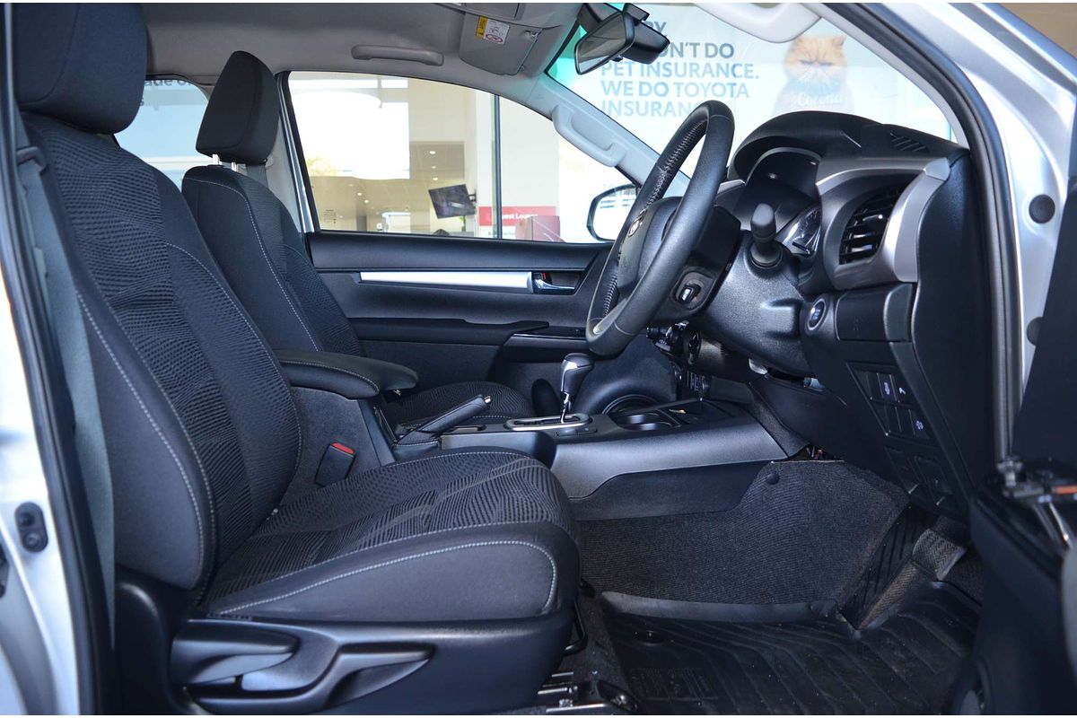 2024 Toyota Hilux SR5 GUN126R 4X4