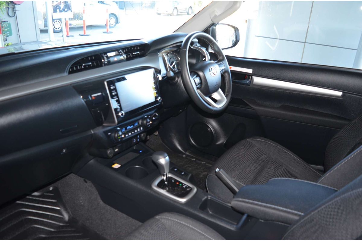2024 Toyota Hilux SR5 GUN126R 4X4