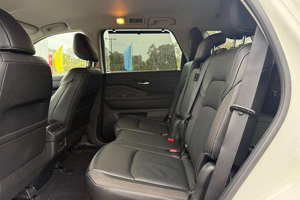 2022 Nissan Pathfinder Ti R53