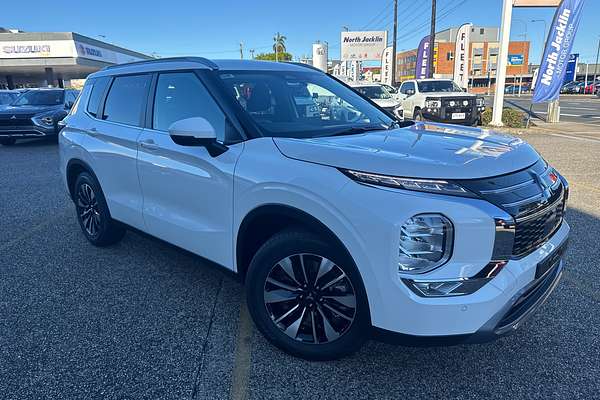 2025 Mitsubishi Outlander LS ZM