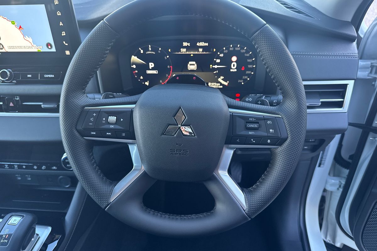 2025 Mitsubishi Outlander LS ZM