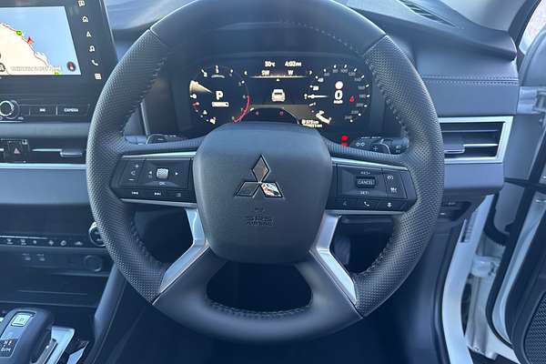 2025 Mitsubishi Outlander LS ZM