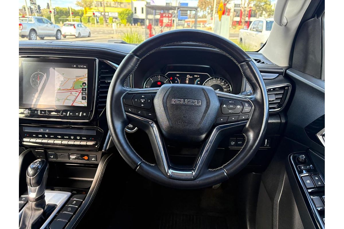 2023 Isuzu MU-X LS-T