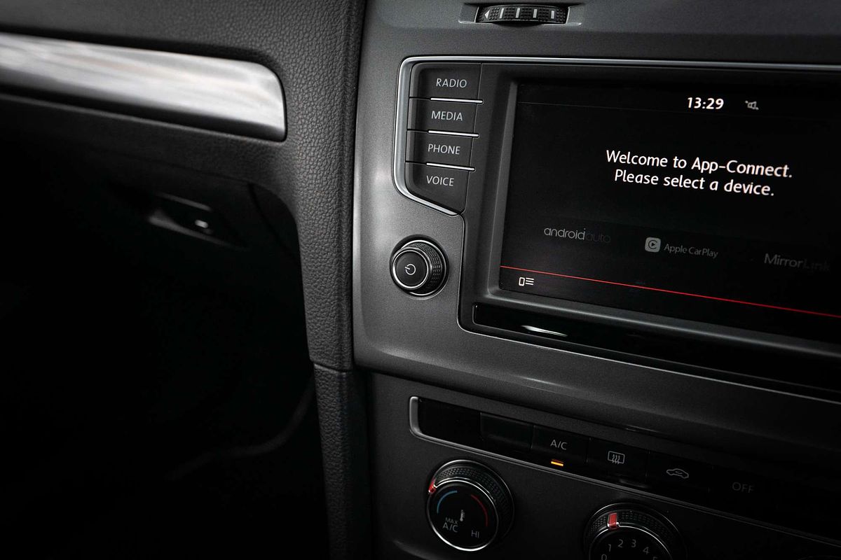 2015 Volkswagen Golf 92TSI Trendline 7