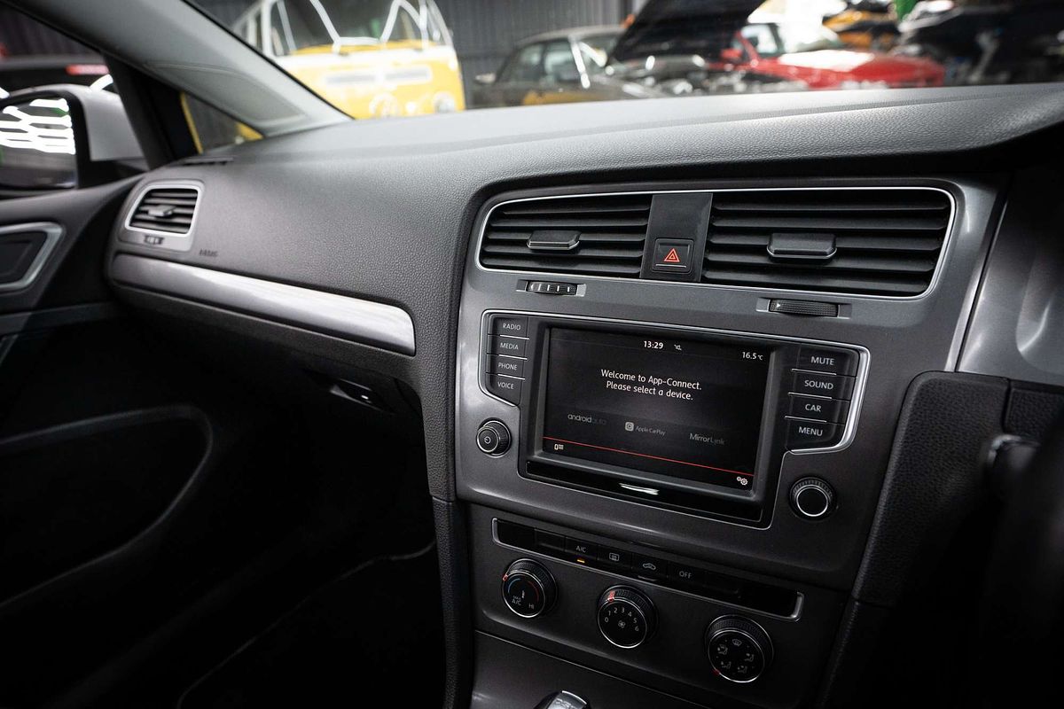 2015 Volkswagen Golf 92TSI Trendline 7