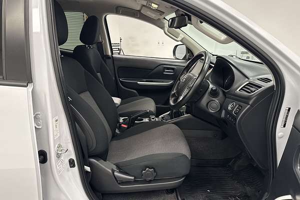 2023 Mitsubishi Triton GLS MR 4X4