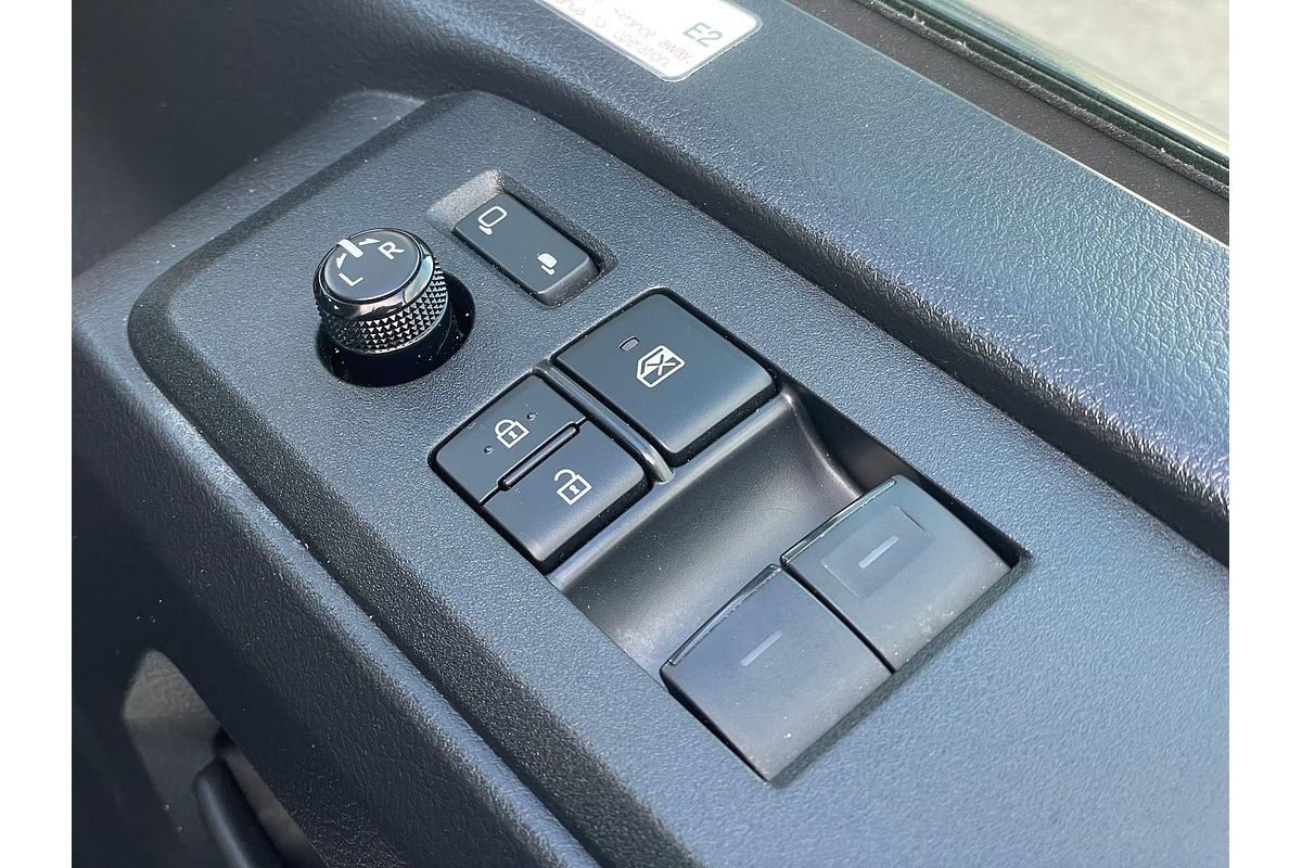 2019 Toyota Hiace Commuter GDH322R ELWB High Roof