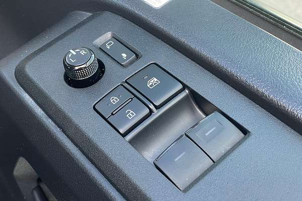 2019 Toyota Hiace Commuter GDH322R ELWB High Roof