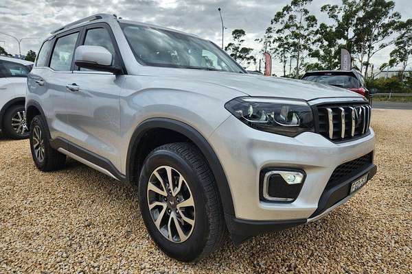 2023 Mahindra Scorpio Z8