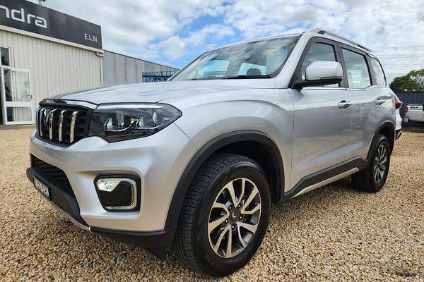 2023 Mahindra Scorpio Z8