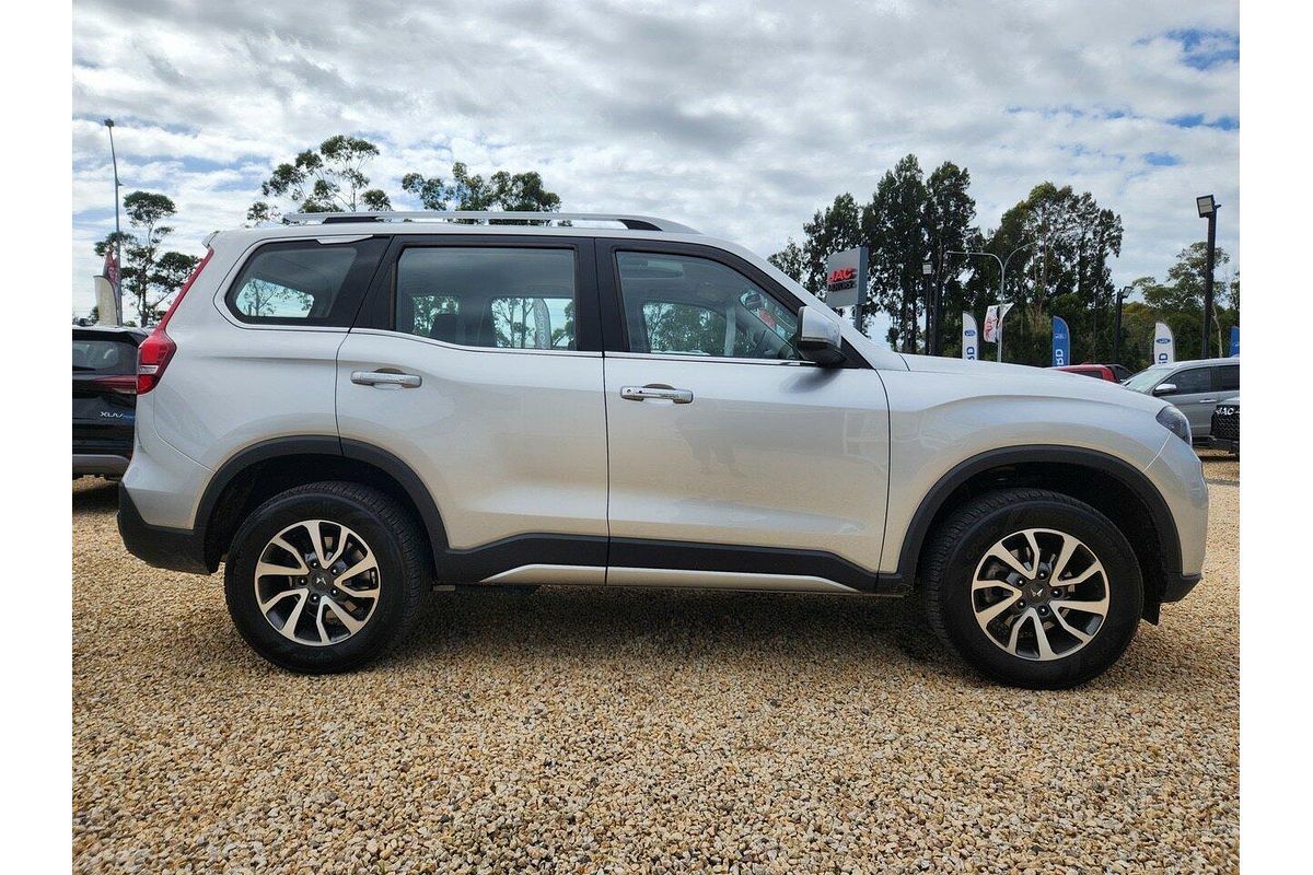 2023 Mahindra Scorpio Z8