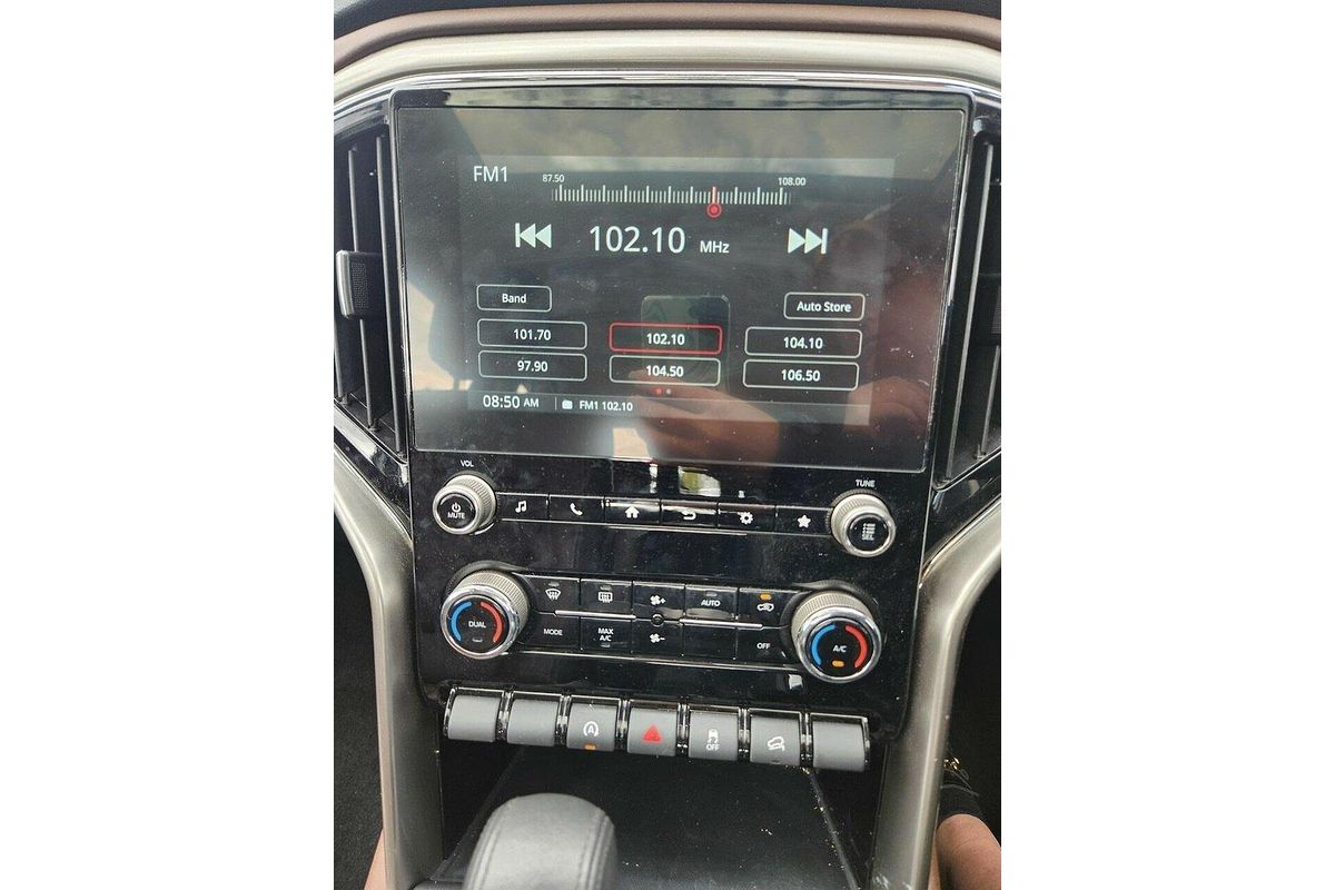 2023 Mahindra Scorpio Z8