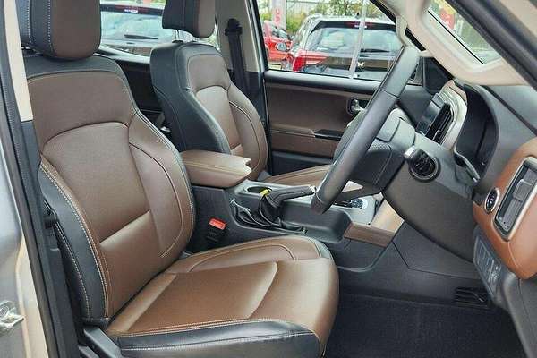 2023 Mahindra Scorpio Z8