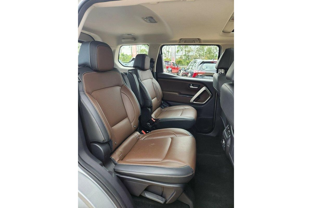 2023 Mahindra Scorpio Z8