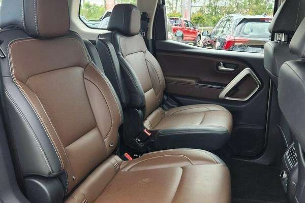 2023 Mahindra Scorpio Z8