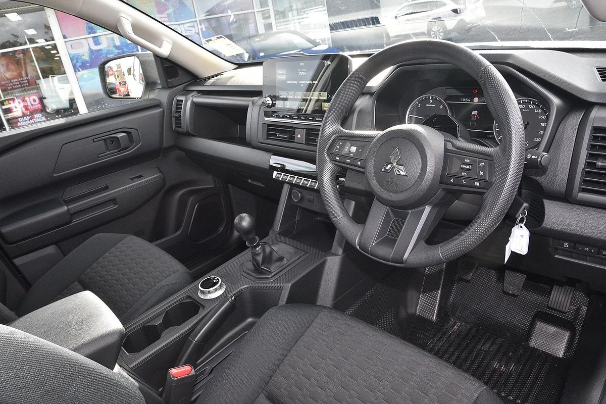 2025 Mitsubishi Triton GLX MV 4X4