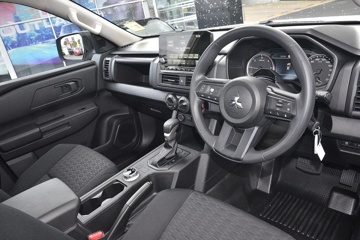 2025 Mitsubishi Triton GLX MV 4X4
