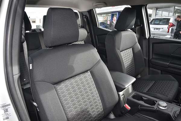 2025 Mitsubishi Triton GLX MV 4X4