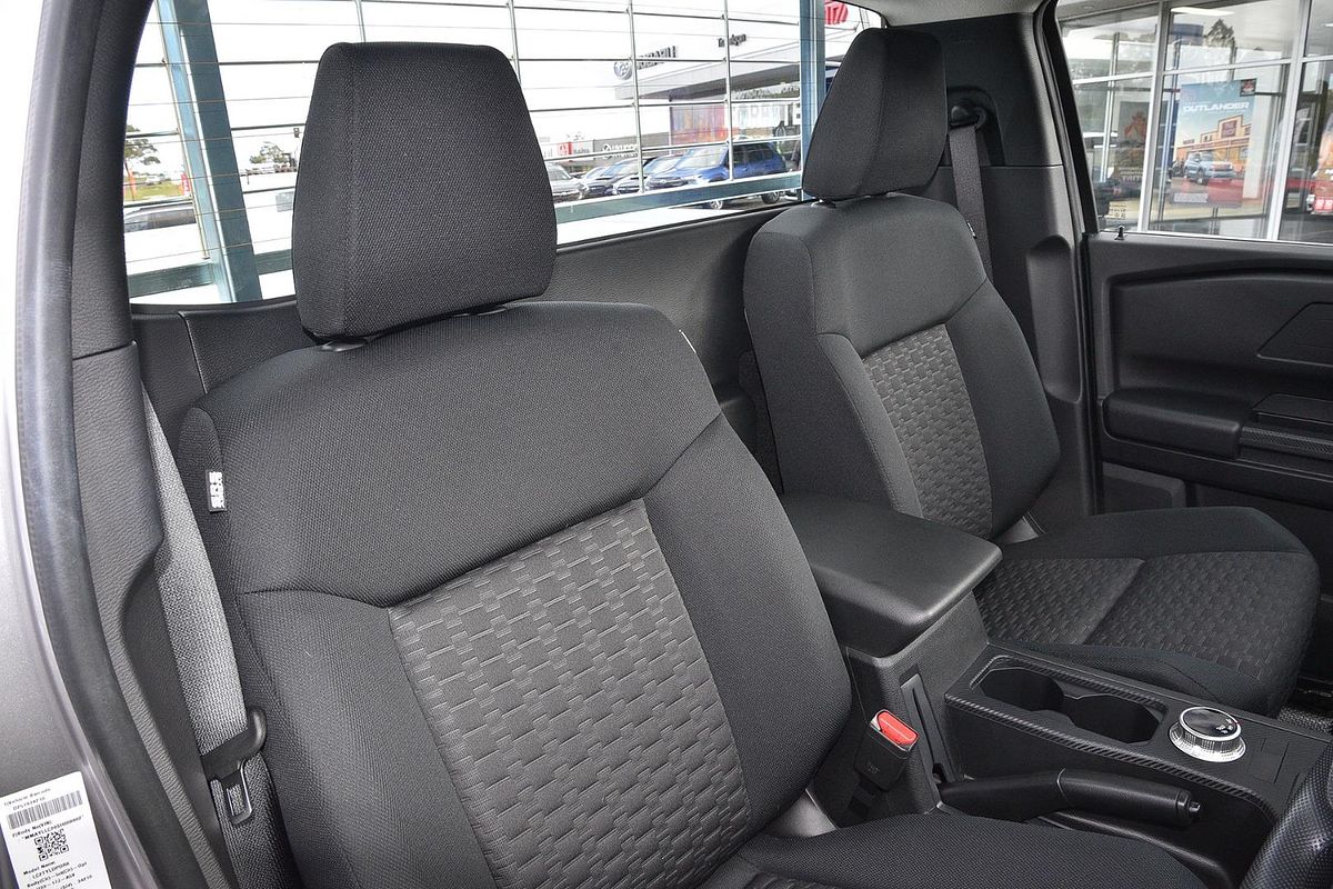 2025 Mitsubishi Triton GLX MV 4X4