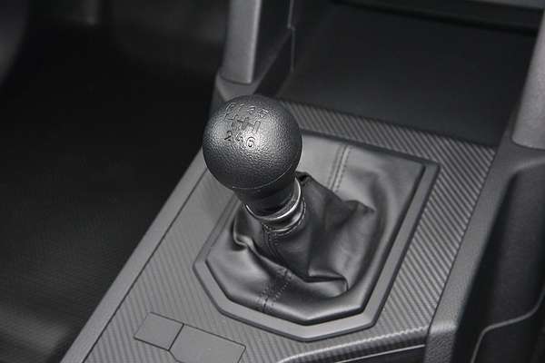 2025 Mitsubishi Triton GLX MV 4X4