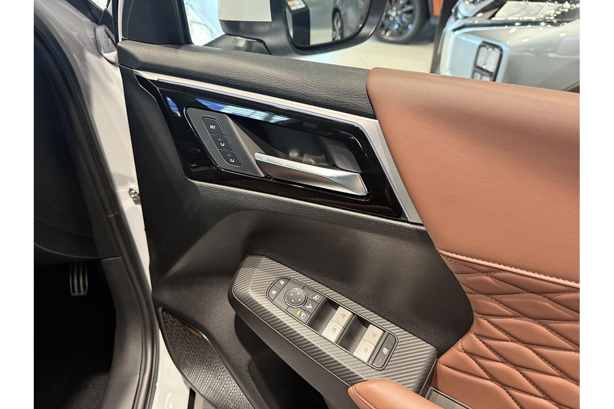 2025 Mitsubishi Outlander Exceed Tourer ZM