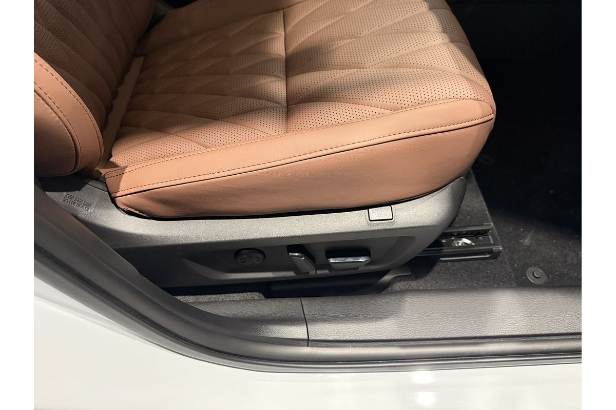 2025 Mitsubishi Outlander Exceed Tourer ZM
