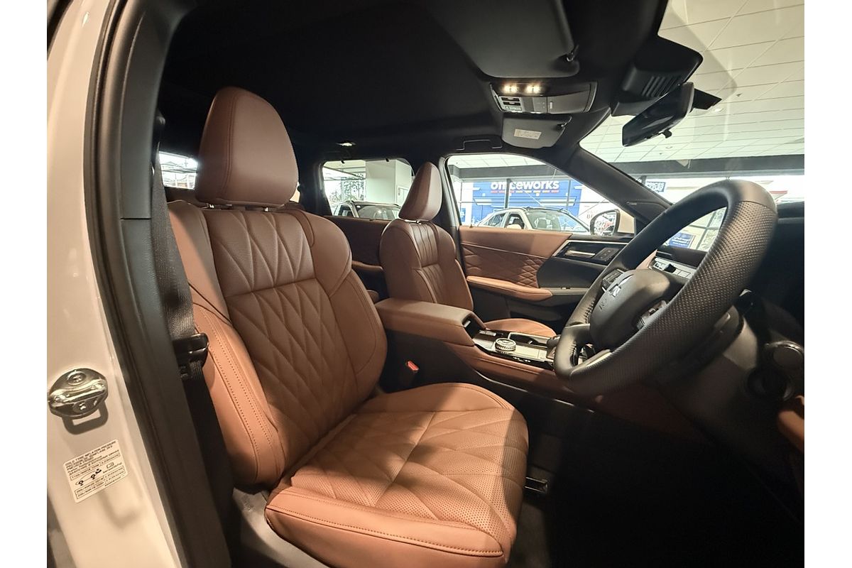 2025 Mitsubishi Outlander Exceed Tourer ZM