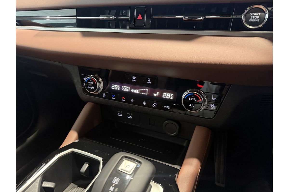 2025 Mitsubishi Outlander Exceed Tourer ZM