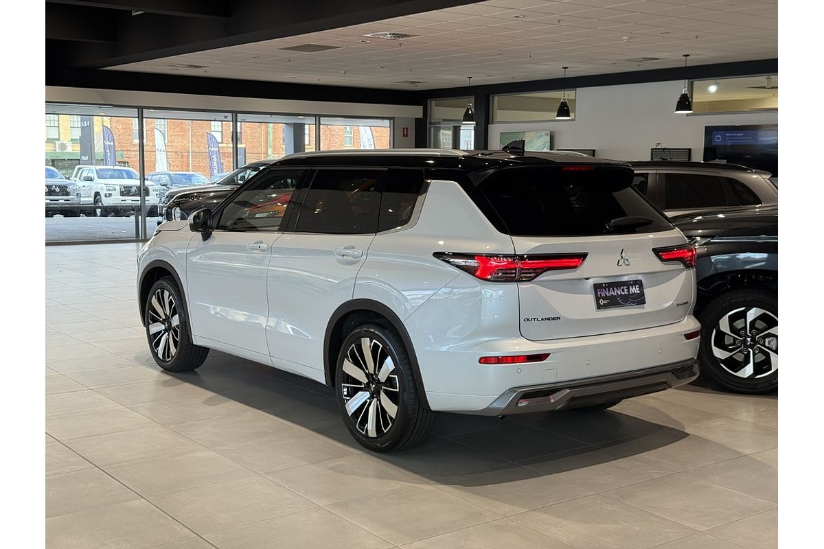 2025 Mitsubishi Outlander Exceed Tourer ZM