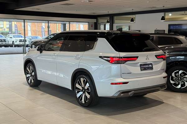 2025 Mitsubishi Outlander Exceed Tourer ZM